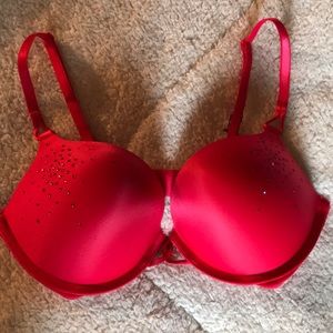 34c Vs miraculous plunge push up bra! Brand new!!